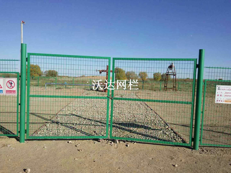 內(nèi)蒙古烏拉特中旗油井護欄網(wǎng)工程圖片2