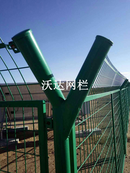 內(nèi)蒙古烏拉特中旗油井護欄網(wǎng)工程圖片4