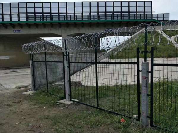 上海鐵路橋下防護柵欄圖片4