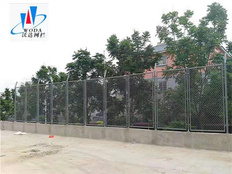 上海鋼板網(wǎng)護(hù)欄圖片8